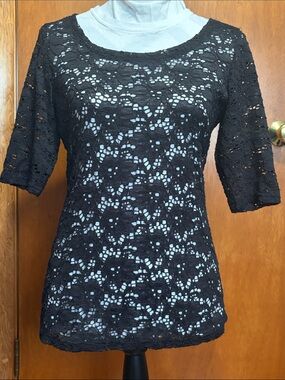Black Lace Short-Sleeve Women's Top